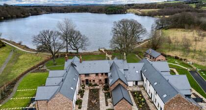 Tarn End Cottage 8, Talkin Tarn, Brampton ideal for a romantic break overlooking the Tarn