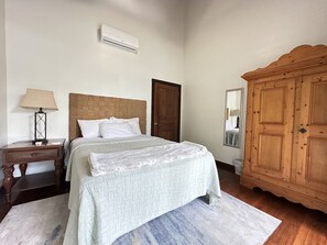 4 Schlafzimmer, Bügeleisen/Bügelbrett, kostenloses WLAN, Bettwäsche