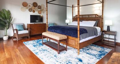 Updated Beachfront Paradise, Infinity Pool Roatan