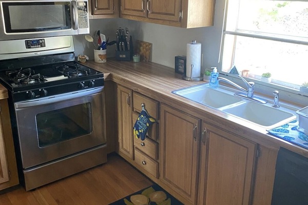 Frigorífic, microones, forn i placa de cuina