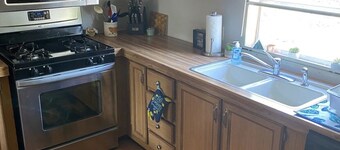 Lakeside Cozy Cottage - w Fishing Dock, Relaxing Lake Freeman, close to Purdue 