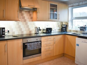 Dishwasher, high chair, cookware/dishes/utensils - 2 bedroom accommodation in Keswick (Keswick)