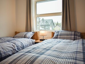 2 bedrooms, free WiFi, bed sheets - 2 bedroom accommodation in Keswick (Keswick)