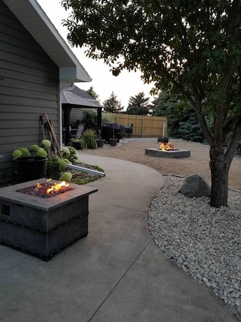 Terrace/patio. Modern farmhouse oasis. - horses welcome