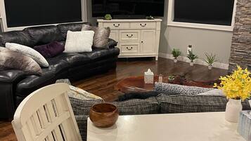 Smart TV, lareira, monitores de computador