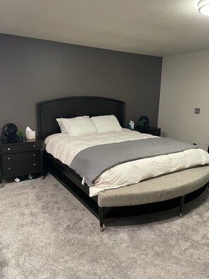 2 bedrooms, desk, iron/ironing board, free WiFi