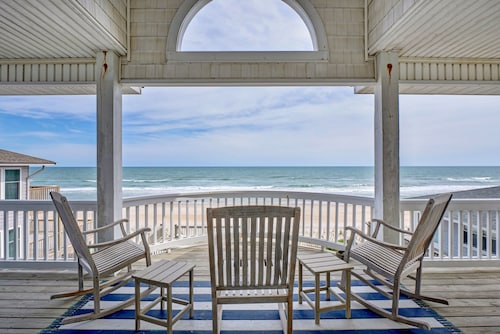 Beautiful Beachfront 6 Bedroom Home with Private Sundeck on Dune