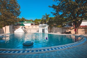 Utomhuspool