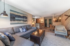 Älytelevisio, takka, DVD-soitin