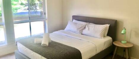 3 chambres, fer et planche à repasser, Wi-Fi gratuit, draps fournis