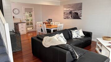 Deluxe Villa | Living area