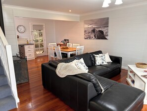 Deluxe Villa | Living area - Sails - Elegant, spacious beach villa (Port Fairy)