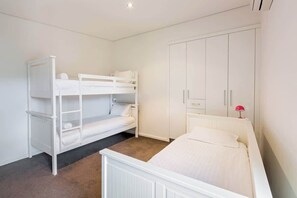 4 camere, ferro/asse da stiro, Wi-Fi, lenzuola