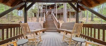 Cozy, Family Friendly Cabin w/Hot Tub, Swingset, Firepit, Arcade and CREEK