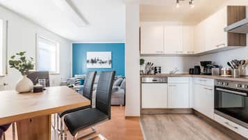 Kühlschrank, Ofen, Herdplatte, Geschirrspüler