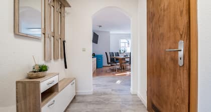 !New! Cozy 3Room App, DD City, W-LAN,Netflix,Kitchen