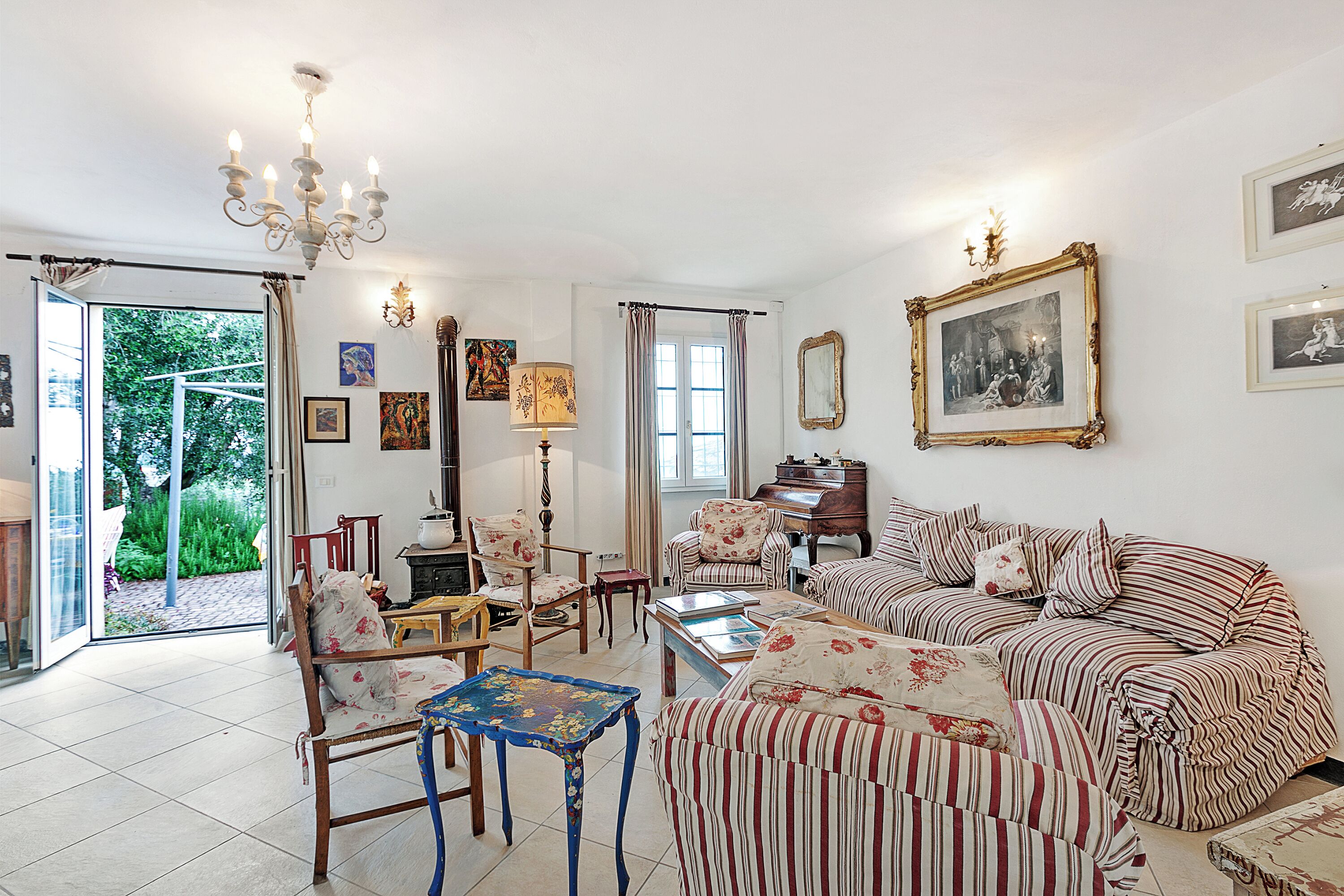 Family House, Multiple Bedrooms, Mountainside (Ca D'artista For Nature Lovers) | Living area | 21-inch flat-screen TV with cable channels