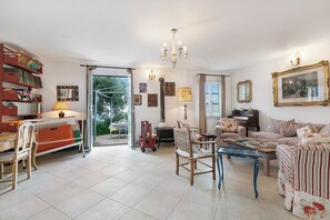 Maison Familiale, plusieurs chambres, côté montagne (Ca D'artista For Nature Lovers) | Salle de séjour