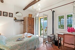 3 bedrooms, iron/ironing board, free WiFi, bed sheets - Ca Veggia for Nature Lovers (Stellanello)