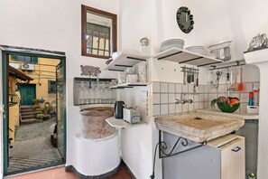 Family House, Multiple Bedrooms, 2 Bathrooms, Mountainside (Ca Veggia for nature lovers) | Interior