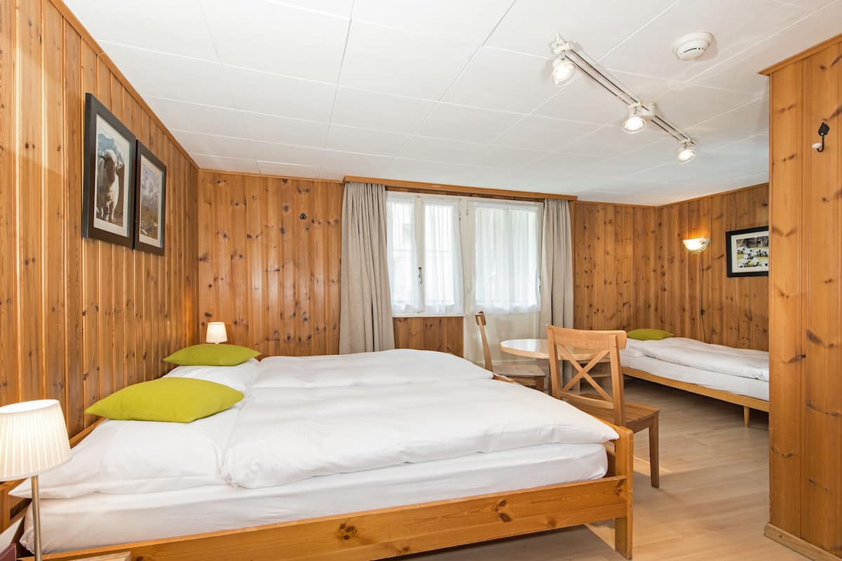 Triple Room | In-room safe, desk, cribs/infant beds, free WiFi