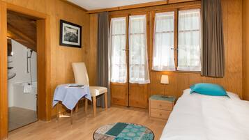 Standard Single Room | In-room safe, desk, cots/infant beds, free WiFi