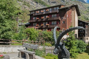 Exterior - Hotel Alpina (Zermatt)