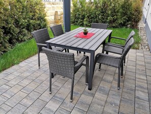 Unclassified image, 3 of 21, button