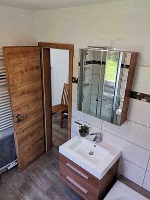 Unclassified image, 5 of 21, button