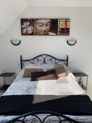 1 bedroom, iron/ironing board, travel cot, free WiFi
