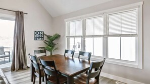 Dining - Family-Friendly Harbor View Home (Ottawa)