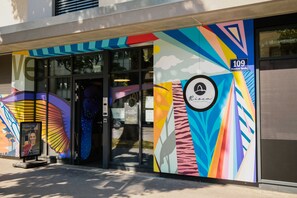 المنشأة من الخارج