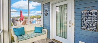 Splash Haven | 2 Bed, 2.5 Bath