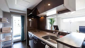 Apartamento, no fumadores | Cocina básica privada | Frigorífico, microondas, placa de cocina y hervidor eléctrico