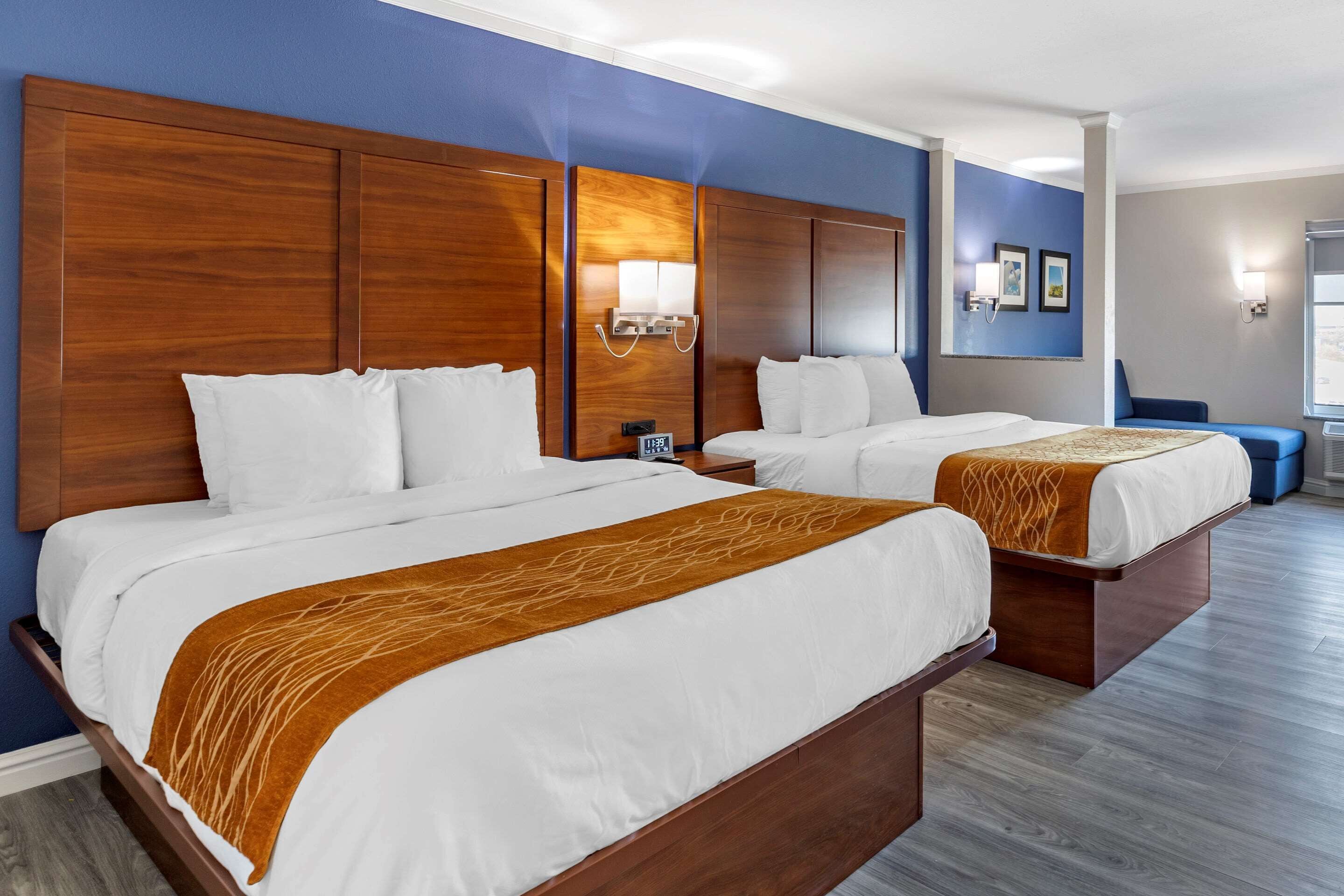 suite, 2 queen beds, non smoking | 1 bedroom, hypo-allergenic bedding, memory-foam beds, desk