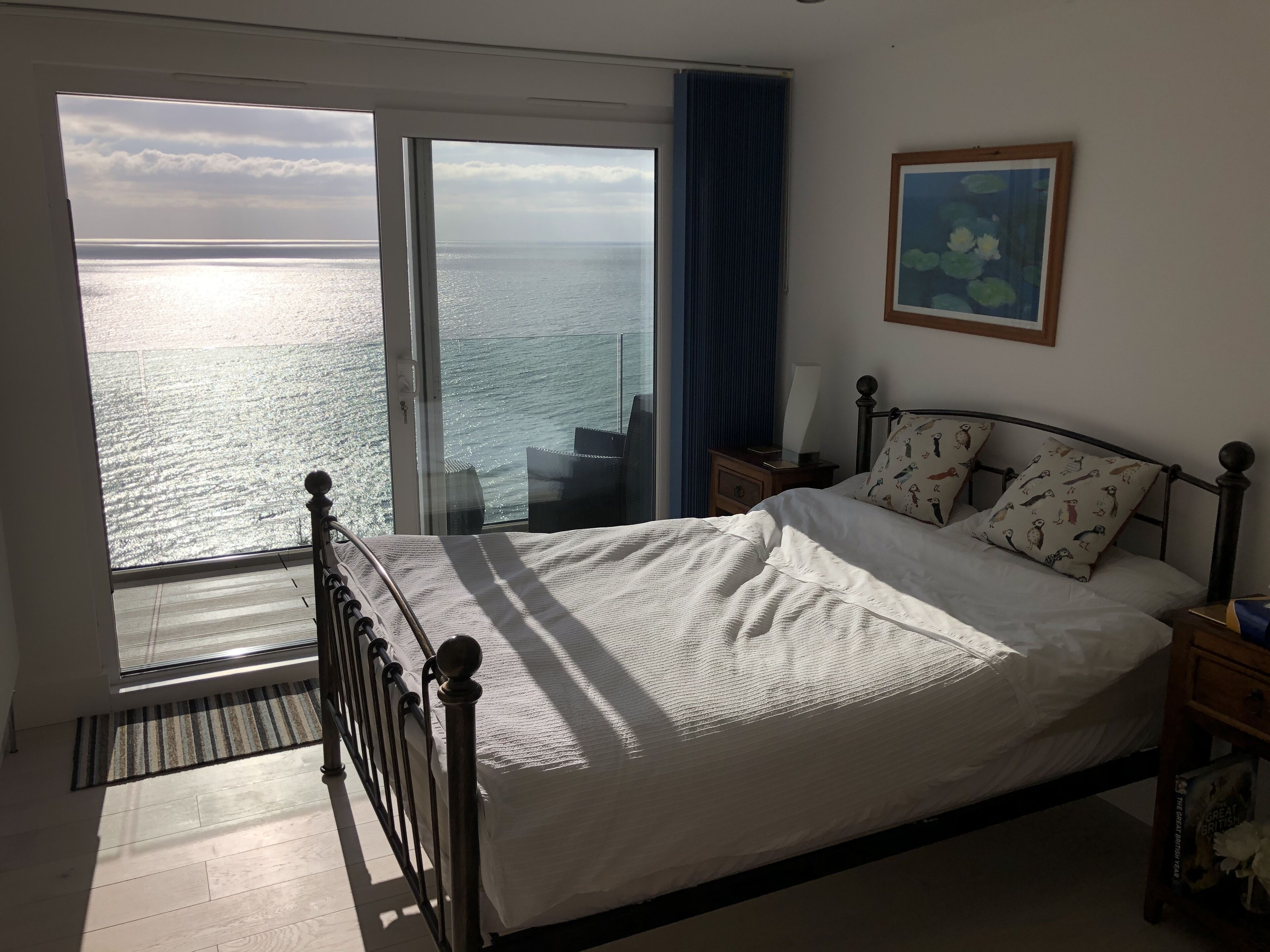2 bedrooms, in-room safe, desk, iron/ironing board