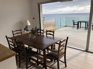 Dining - “Seawards”. House with panoramic sea views, set directly above the SW Coast Path (Torpoint)