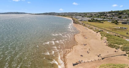Panmure Apartment - golf course views