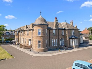 Exterior - Panmure Apartment - golf course views (Monifieth)