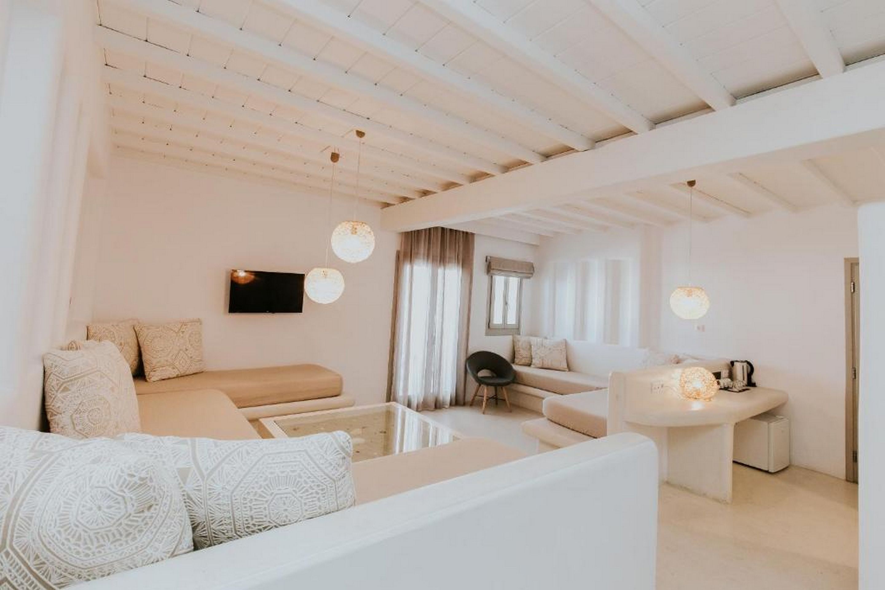 design studio suite | memory-foam beds, in-room safe, desk, soundproofing