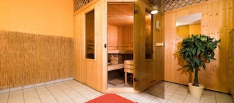 Your own hut in the Hinsbeck sports and adventure village