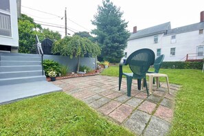 Terrace/patio - Suite at House of L: Near Boston, Hospitals & Casino – Fast WiFi, Driveway (Chelsea)