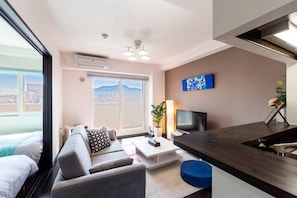Apartament, no fumadors | Sala d'estar | Televisor de pantalla plana 