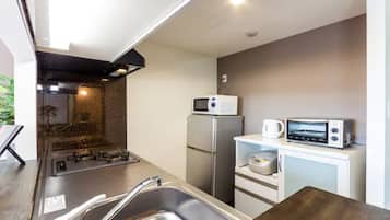 Apartment, Non Smoking | Private kitchenette