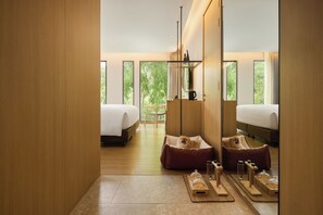 Deluxe Room | Premium bedding, minibar, in-room safe, desk - NH Hua Hin (Hua Hin)