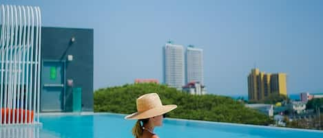 Outdoor pool, sun loungers