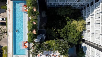 Outdoor pool, pool loungers