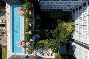 Outdoor pool, pool loungers - NH Hua Hin (Hua Hin)