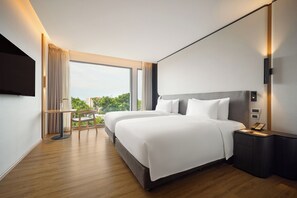 Standardværelse | Premium-sengetøj, minibar, pengeskab på værelset, skrivebord