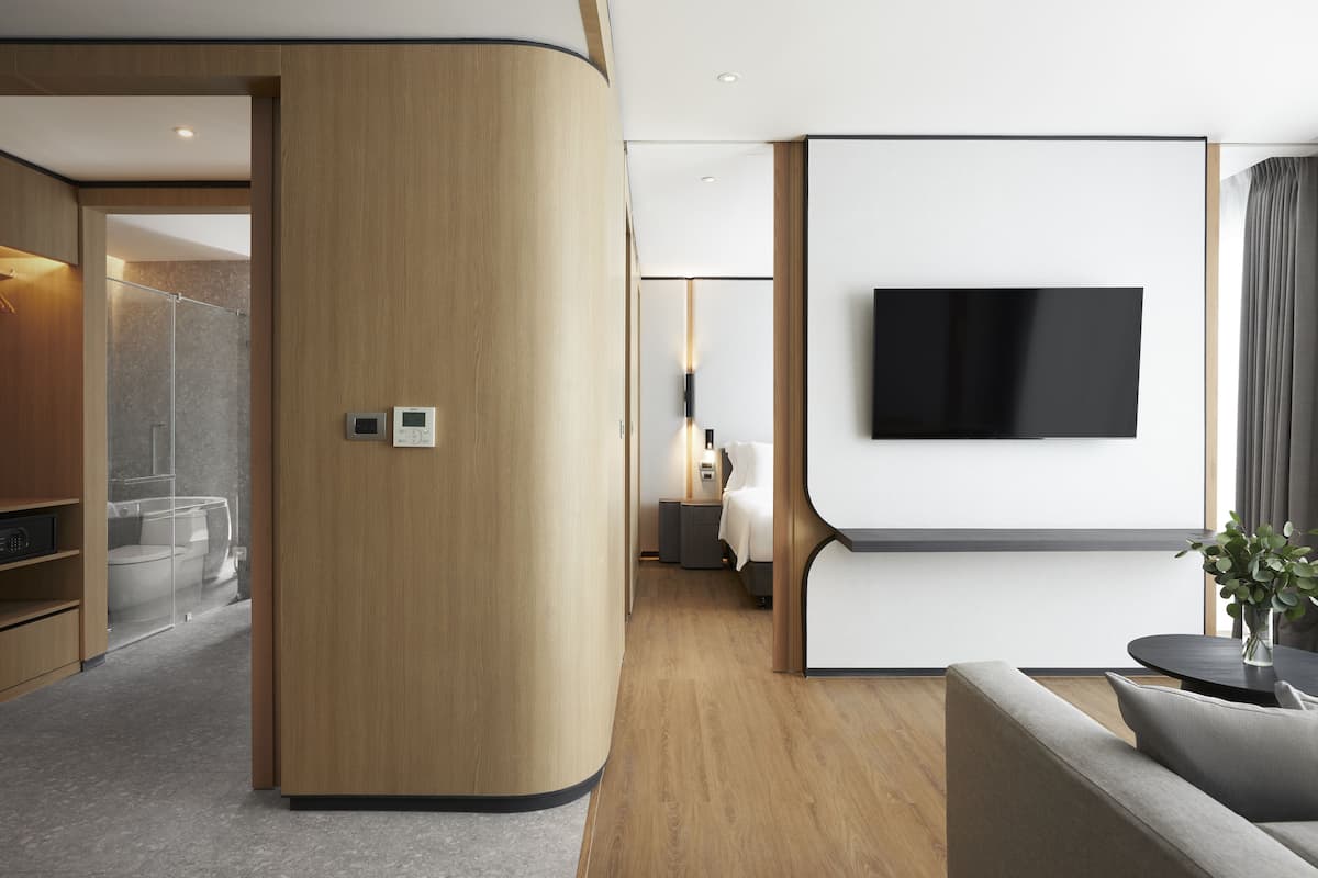 Premium bedding, minibar, in-room safe, desk